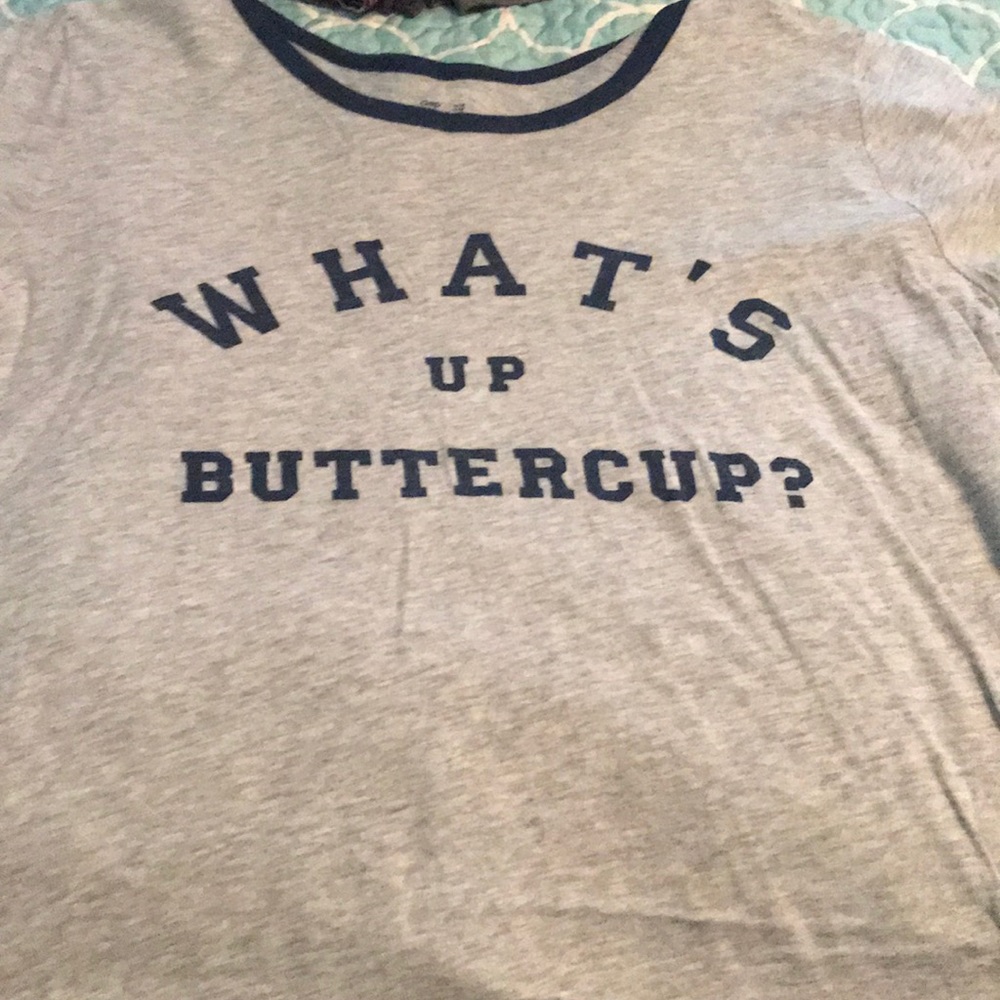 Gap short sleeve tee🌻 Bundle and Save!